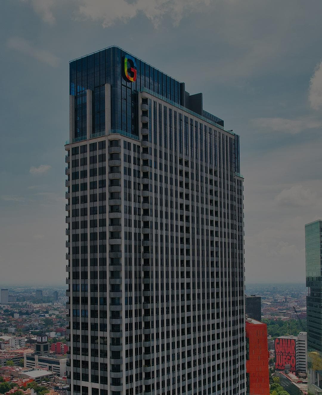 Vista exterior de torre residencial Be Grand Reforma.